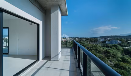 Apartamento duplex com três quartos no Mariscal em Bombinhas SC