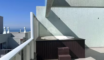 Cobertura duplex(apartamento) com três dormitórios em Mariscal Bombinhas/SC