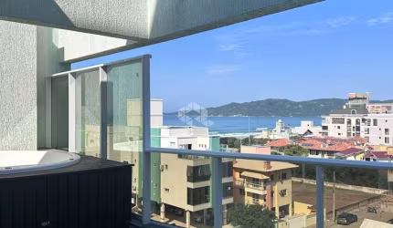 Cobertura duplex(apartamento) com três dormitórios em Mariscal Bombinhas/SC