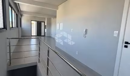 Cobertura duplex com três suítes próximo a praia do Mariscal