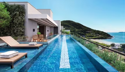 Casa com três quartos e vista mar em Quatro Ilhas Bombinhas SC