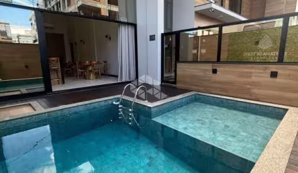 Apartamento garden com duas suites no Mariscal em Bombinhas SC