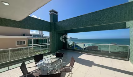 Cobertura duplex frente mar mobiliada no Mariscal em Bombinhas SC