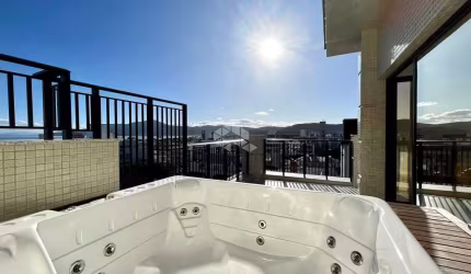 Cobertura Duplex com vista para o mar na praia de Canto grande , Bombinhas .