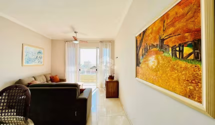 Apartamento com excelente localização na praia de Bombas