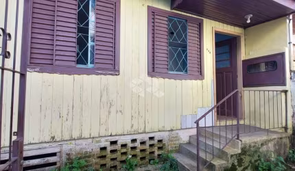 Casa à Venda na Cefer com 3 dormitórios