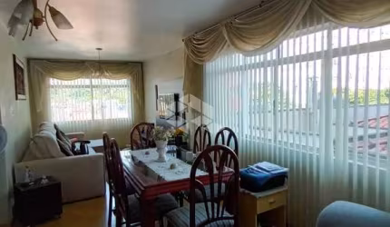 Apartamento de 121m² no Ipiranga, com sala para 03 ambientes, 02 quartos e 01 vaga de garagem.