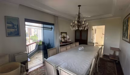 Apartamento alto padrão de 226m², com vista livre, um por andar, em área nobre da Aclimação.