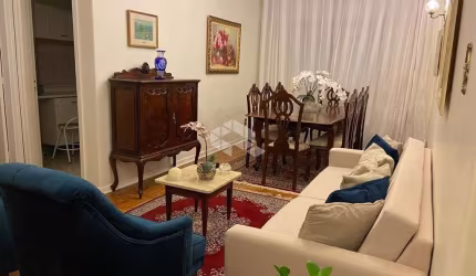 Apartamento, ótima localização, sendo 3 dormitórios e 2 vagas de garagem, apenas há  600 metros da Estação Ana Risa.