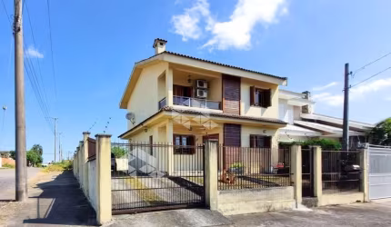 Casa de 3 dormitórios com suíte no Bairro Tomazetti
