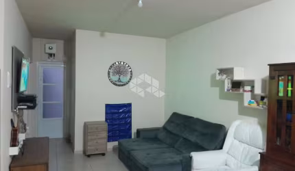 Casa de 02 dormitórios à venda no bairro Diácono João Luiz Pozzobon, em Santa Maria.