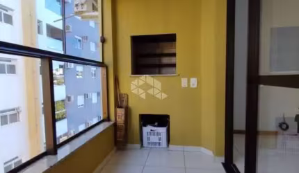 Apartamento semi mobiliado com 3 Dormitórios com suíte, Sacada e churrasqueira, garage coberta, Bairro Uglione, santa maria RS