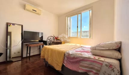 Apartamento com 03 dormitórios, 02 banheiros e vaga de garagem à venda no bairro Nonoai, em Santa Maria.