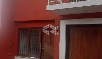 Casa com 03 dormitórios à venda no bairro Pinheiro Machado, em Santa Maria.