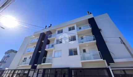 Apartamento com 01 dormitório e garagem à venda no bairro Camobi, ao lado da UFSM em Santa Maria