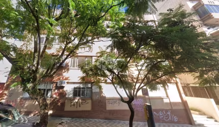 Apartamento com 4 quartos 2 banheiros em area central de Santa Maria.