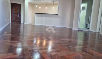 Apartamento com 03 quartos e 01 suíte no Residencial Dutra, no bairro Centro em Santa Maria