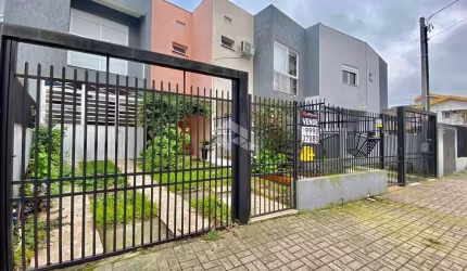 Casa de 2 dormitórios, suíte  à  venda no bairro Camobi em Santa Maria