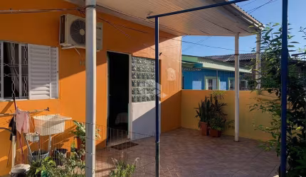 Casa com 03 quartos a venda no bairro Camobi, próximo a UFSM em Santa Maria.