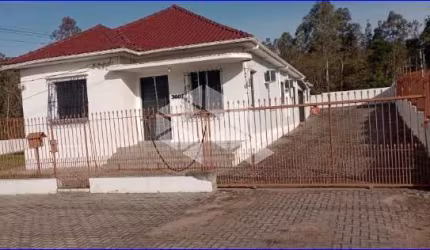 Casa residencial à venda com possibilidade de comercial na Faixa Velha de Camobi, Santa Maria/RS