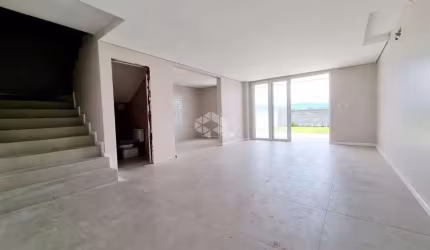 Casa nova á venda com 03 quartos e 01 suite pertinho  da UFSM em Camobi, Santa Maria