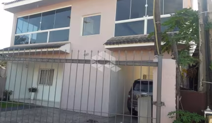 Casa com 03 quartos a venda no bairro Camobi, próximo a UFSM em Santa Maria.