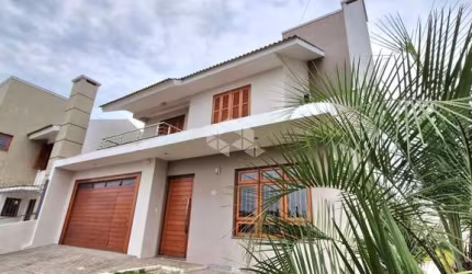 Casa com 3 quartos, sendo uma suíte, à venda no Bairro Camobi, Santa Maria.