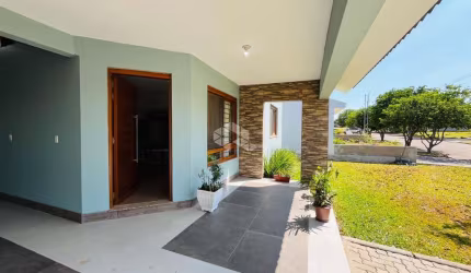 Casa de 2 quartos com suíte à venda em Condomínio fechado no bairro Camobi