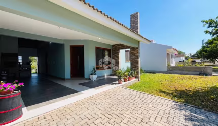 Casa de 2 quartos com suíte à venda em Condomínio fechado no bairro Camobi
