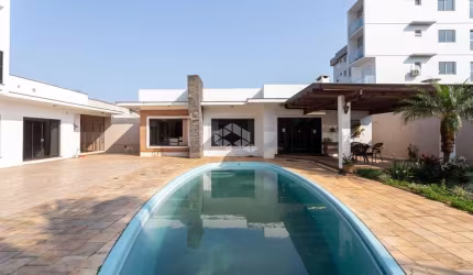 Casa de alto padrão à venda com 4 Quartos em Camobi Santa Maria - RS
