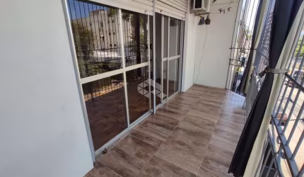 Amplo Apartamento 2 Dormitórios à venda com Sacada e Churrasqueira na Rua Appel em Santa Maria RS