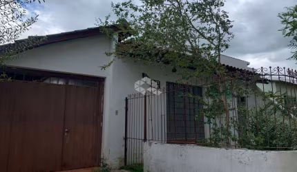 Casa de 3 dormitorios 1 suite á venda no bairro Camobi, próximo a UFSM. Santa Maria, RS.