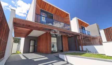Casa Individual de alto padrão construtivo com 3 dormitórios no Bairro Rio Tavares - Florianópolis/SC