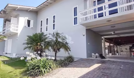 casa com 4 dormitorios no Bairro Campeche/Rio Tavarares