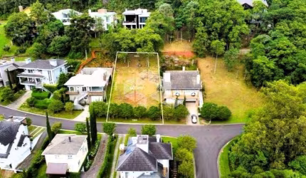 A venda terreno de 603m², localizado no Condominio fechado Alphaville em Gramado.