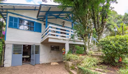 Residência a Poucos Passos da Catedral de Pedra