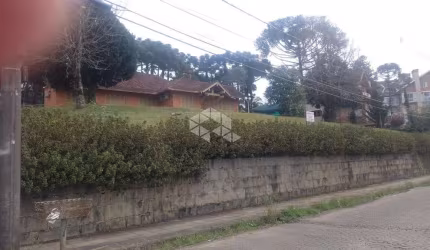 casa dormitórios 200m² , localizada Villa Maggi canela
