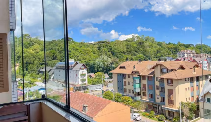 Studio mobiliado junto ao centro em Gramado