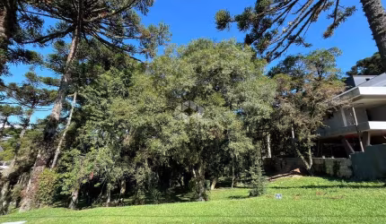 Terreno em Condomínio fechado no centro de Canela