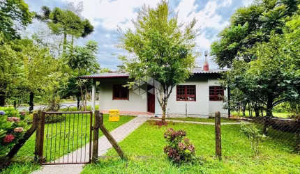 Casa com 2 dormitórios nas proximidades do centro de Canela
