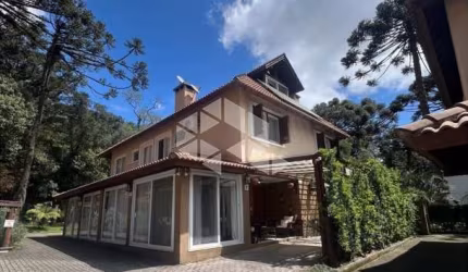 Casa à venda na Vila Suzana em Canela - Conforto, tecnologia e sofisticação