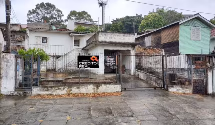 Casa de 02 Dormitórios Á VENDA no Bairro Jardim Floresta