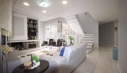 CASA SOBRADO 4 DORMITÓRIOS SENDO 3 SUÍTES, 4 VAGAS, AMPLO PÁTIO E PISCINA, BAIRRO MARECHAL RONDON