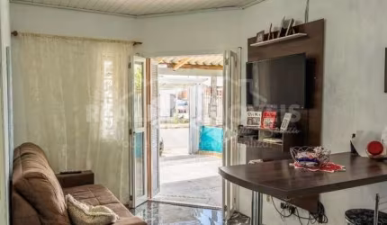 Casa 2 Dormitórios, à venda, no bairro Três Marias-Esteio