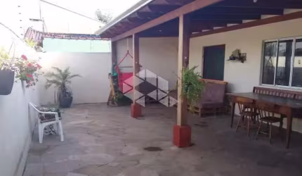 Linda Casa com 3 Dormitórios (1 Suíte) no Bairro Tamandaré - Excelente Localização em Esteio/RS