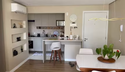Apartamento 3 dormitórios, sendo 1 suíte, 2 vagas de garagem, mobiliado com fino acabamento, churrasqueira, bairro Marechal Rondon.