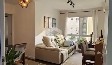 Apartamento semimobiliado, 02 dormitórios, 1 suíte,  móveis planejados, split,  piso laminado e  vaga coberta. Ao lado Park Shopping e Escola Adventis