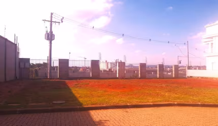 Terreno no condomínio Vivendas do Porto Fino, em Canoas. No bairro Moinhos de Vento, em excelente localização.