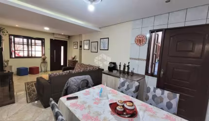 Casa de 80,00m² Privativos, com três Dormitórios uma Suíte, sala,cozinha, 2 vagas de garagem cobertas, e três banheiros, no Bairro são josé/Canoas