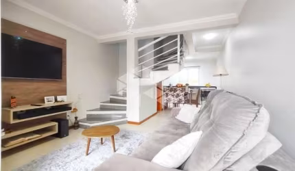 Casa/Sobrado, com 108m2, 2 dormitórios sendo 2 suítes com sacadas, cozinha sala,lavabo,churrasqueira, patio nos fundos, vaga para 3 carros, a venda!
